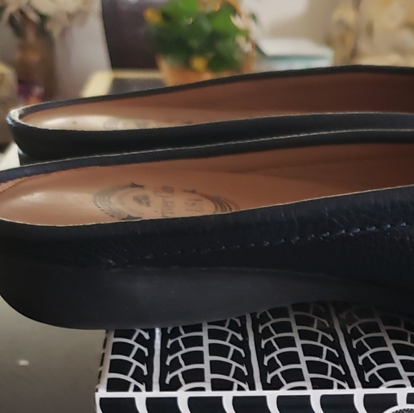 Shoe - Picture 2 of 5